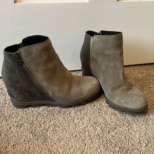 Sorel Women's Gray Wedge Ankle Boots